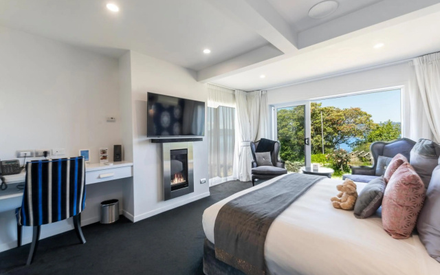 Black Swan Lakeside Boutique Hotel – Guest Rooms – Rotorua