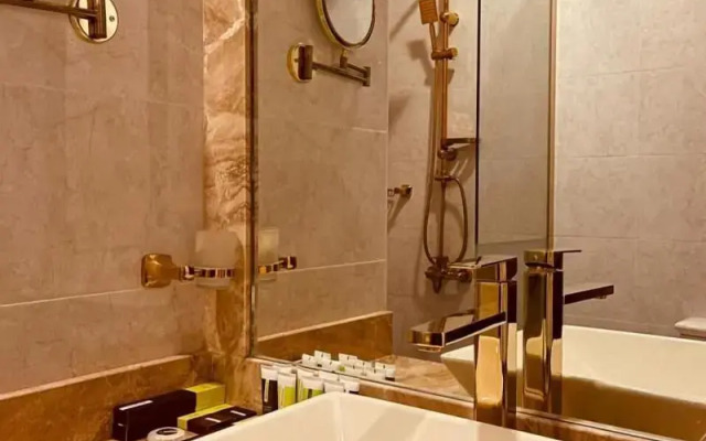 Holiday Al Khaleej Hotel