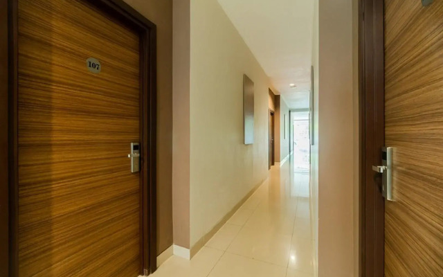 RedDoorz Plus near Lippo Mall Kemang 2
