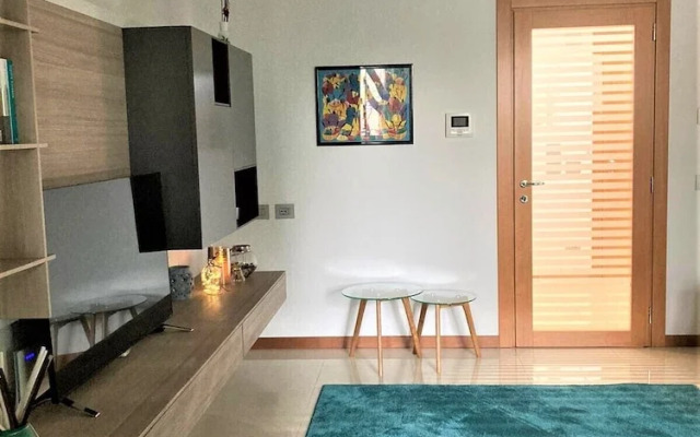 Borsa 1- Bright apartment with balcony