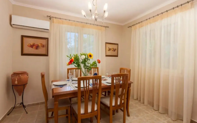 Villa Elizabeth - Seafront Modern Villa - Villa Elizabeth - Seafront Classic Villa
