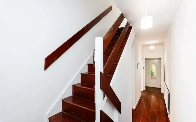 5 Individual Beds - Free Parking