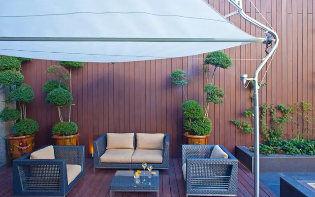 Warwick Reine Astrid - Lyon