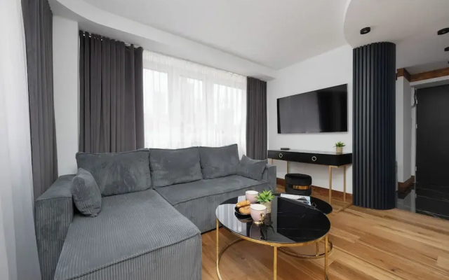 Warsaw Studio in City Center by Renters
