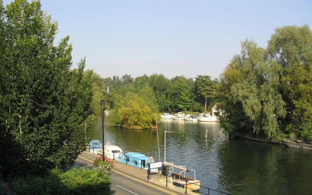 Uno Hotel Thames