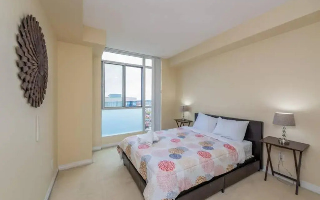 Panoramic View 2BR & 2BTH - Opp Square One Mall