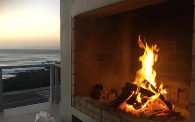 Gansbaai Seafront Holiday House: Ons C-huis