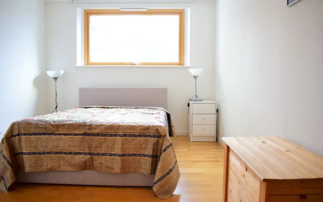 2 Bedroom Apartment with Private Balcony - Sleeps 5
