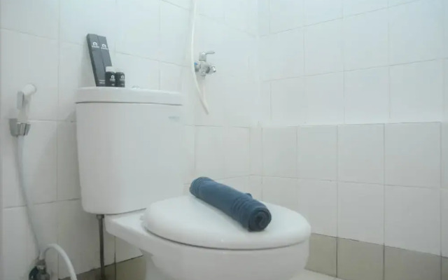 Comfort Living 2Br Room At Bassura City Apartment