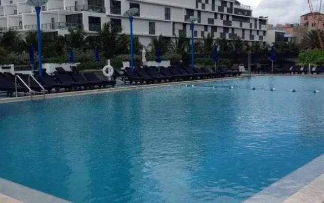 Roney Palace