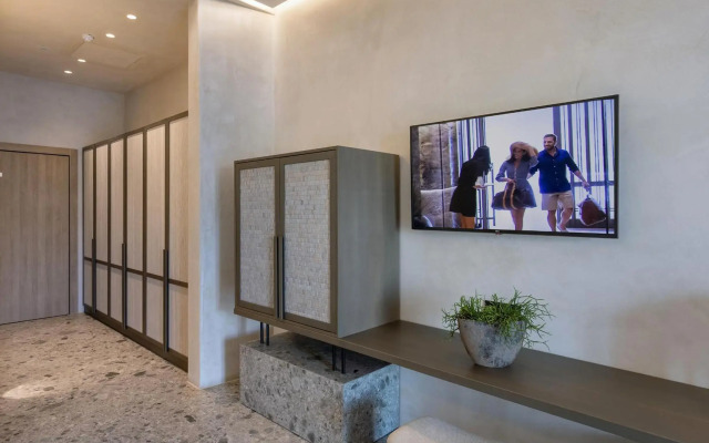 Aeonic Suites and Spa