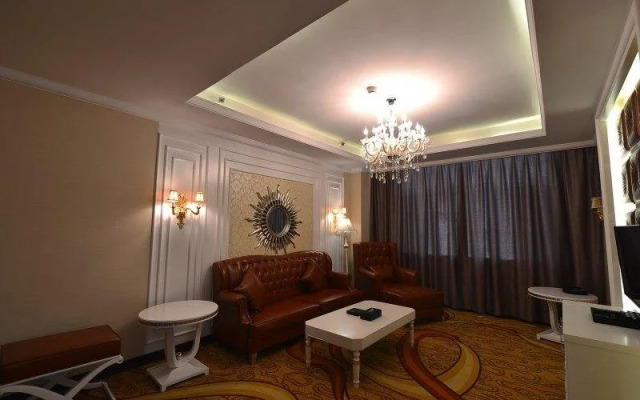 Huang He  International   Hotel