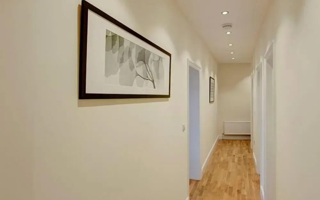 Modern 3 Bed Apartment Next to the Park - 210a