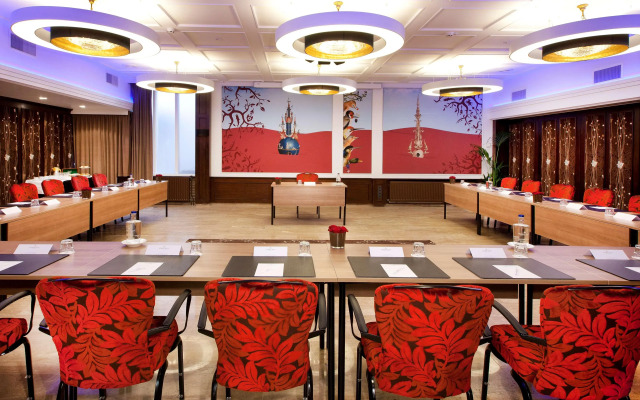Golden Tulip Hotel Central