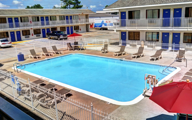 Motel 6 Slidell, LA - New Orleans