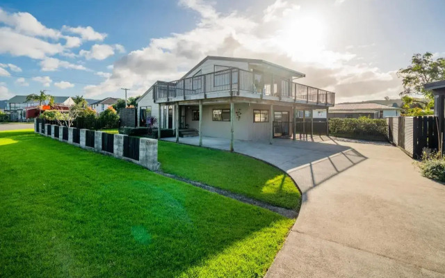 Seabreeze on Cook - Whitianga Holiday Home