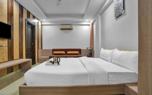 OYO Townhouse 704 Hotel Divya Palace