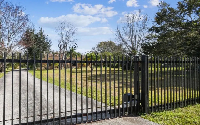 TRANQUILITY. Gated Estate Home. Privacy.