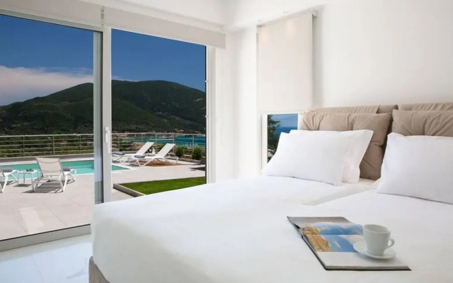 Villa O OFF White in Lefkada