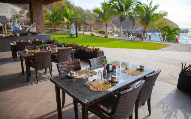 Coral Blue Huatulco All Inclusive