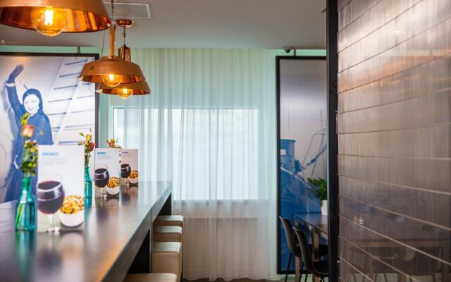 Holiday Inn Express Rotterdam - Central Station by IHG