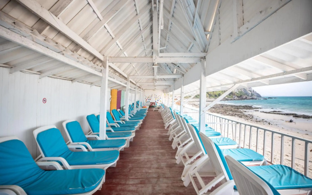 Xanadu Beach Resort