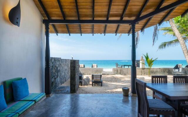 Blue Parrot Beach Villa