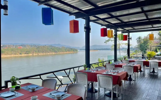 Chiangkhong Teak Garden Riverfront Onsen Hotel