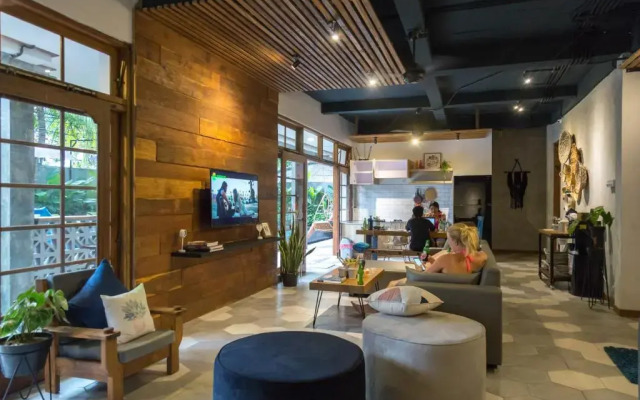 Interconnection Hostel