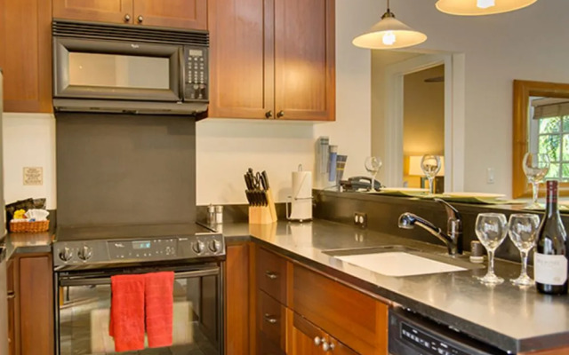 Aina Nalu Condo C208 - 2 Br Condo