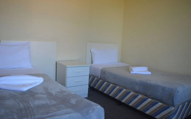 Excelsior Motor Inn
