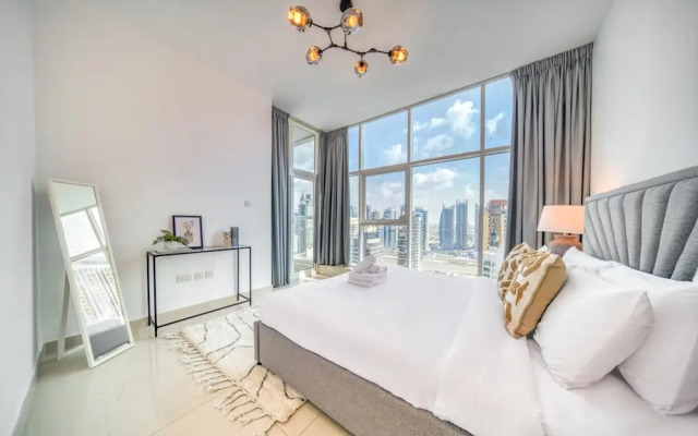 Premium 2BR Apt w Marina Views