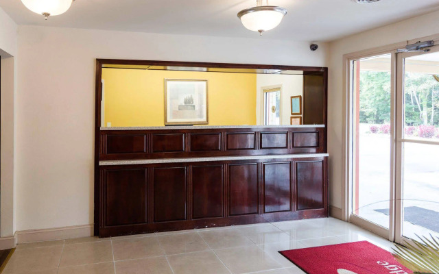 Econo Lodge Petersburg - Fort Lee