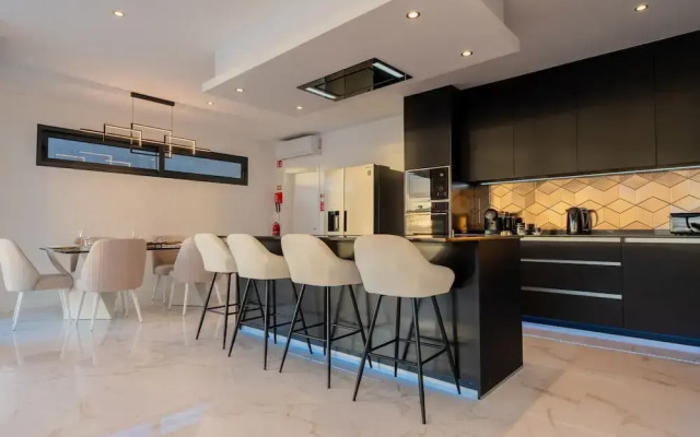 Villa Luxe by Atlantic Holiday