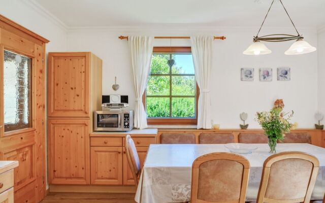 Cosy Chalet in Mühlbach With Private Garden
