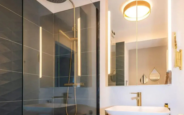 Modern Apartment With sea Views on the Cote Dazur