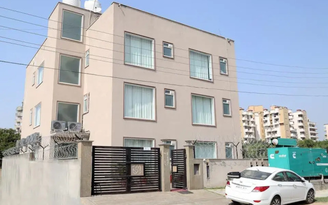 Pacific Inn Suites - Sector 45