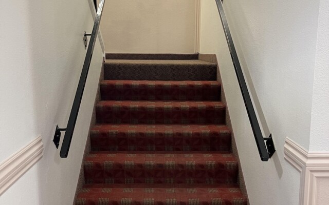 Days Inn by Wyndham Lake Point