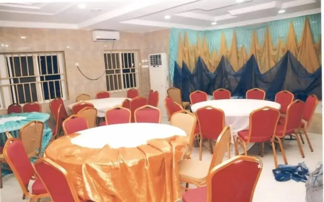 De George's Grand Resort