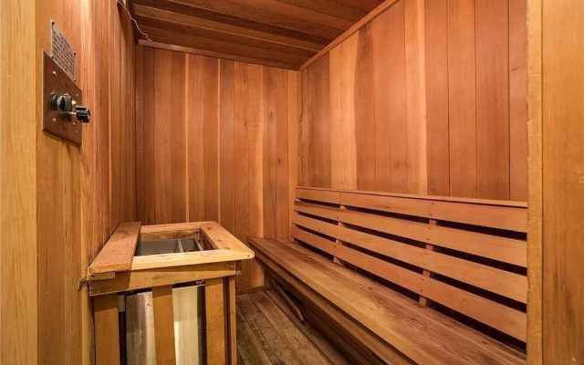 West Condominiums - W3301