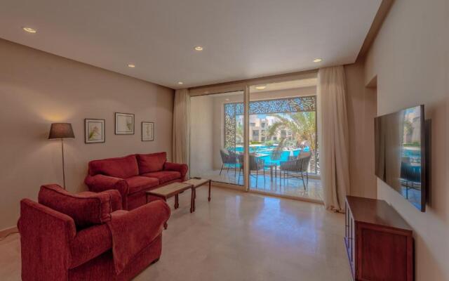Elegant 2-Bedroom Apartment in Mangroovy, Pool & Beach