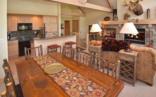 3br Slopeside Beaver Creek  Ski-in, Sleeps 10 3 Bedroom Townhouse by RedAwning