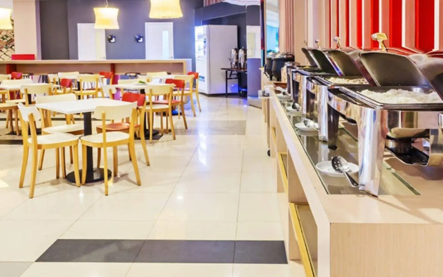 1O1 URBAN Jakarta Kelapa Gading