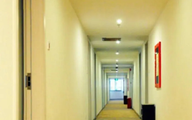 Mellow Orange Hotel