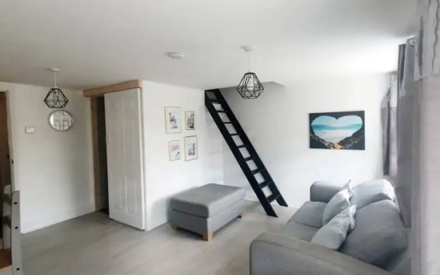 Remarkable Farmhouse House That Sleeps 11