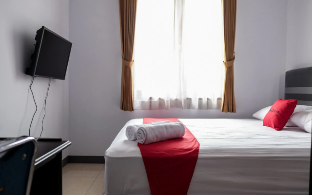 RedDoorz near Supermall Karawaci 2