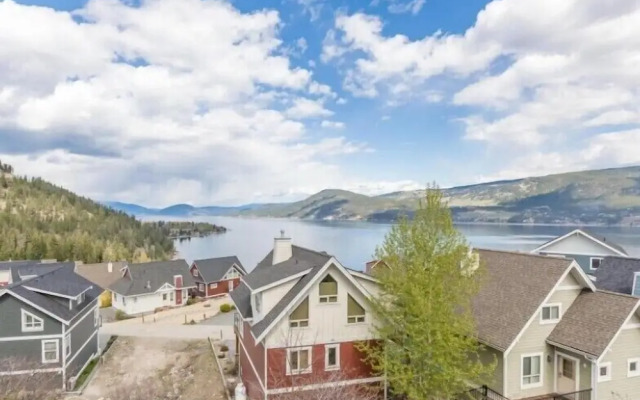 La Casa Lakeside Resort