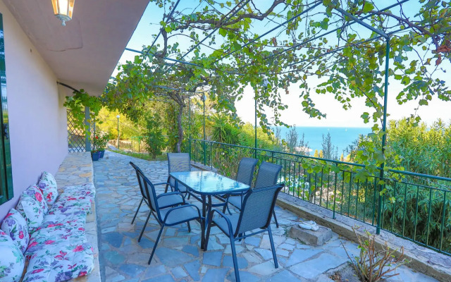 Antigoni Villa Tria in Longos