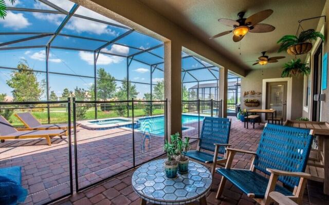 6-Bedroom Villa in Four Corners 1409RF