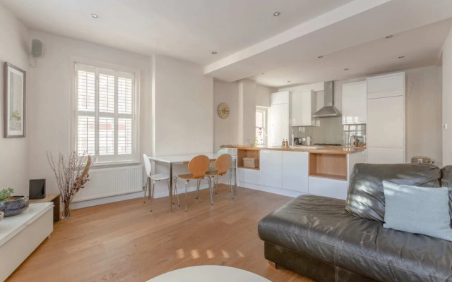 2 Bedroom Apartment in Central London